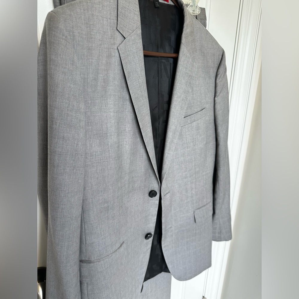 HUGO by Hugo Boss 2 piece suit 40R light gray